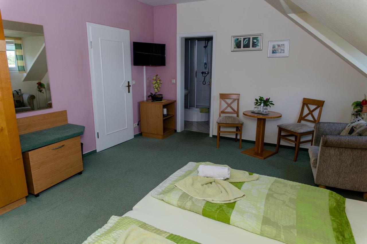 Landhotel Peters Canow Extérieur photo