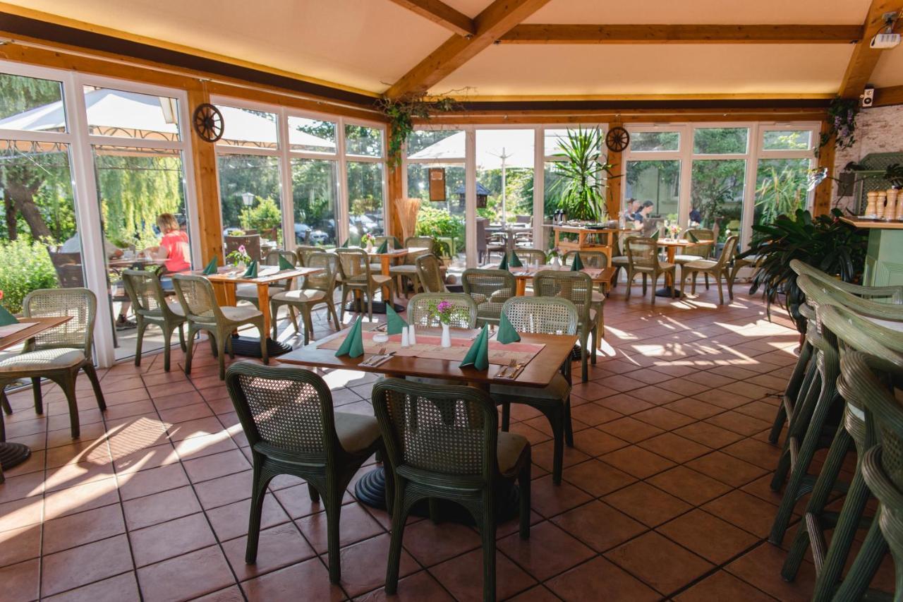 Landhotel Peters Canow Extérieur photo